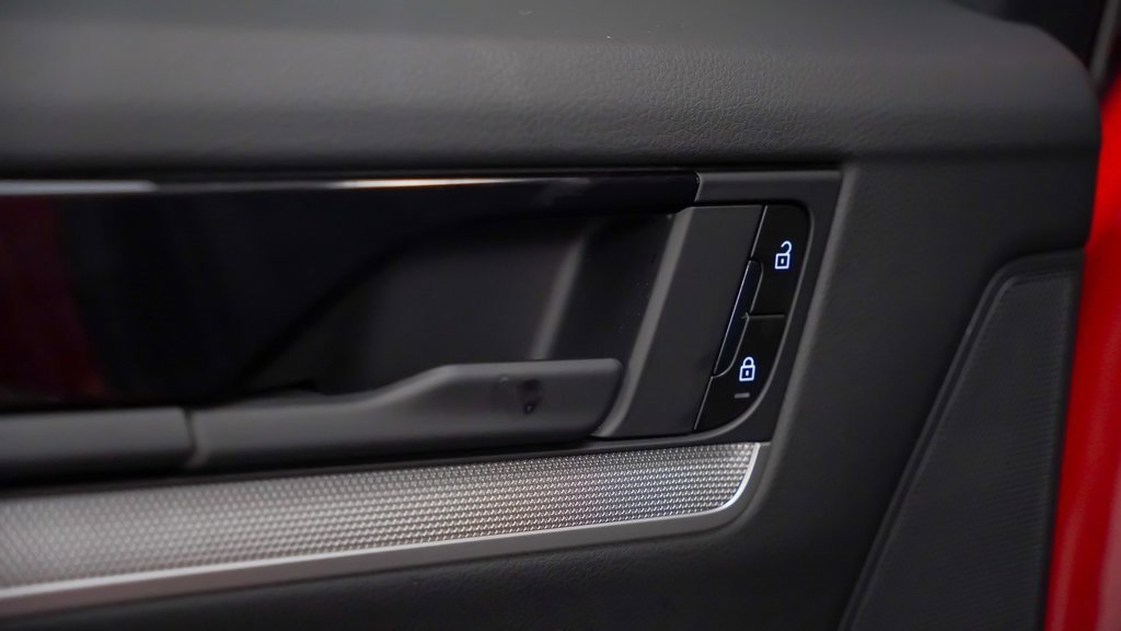 Certified 2025 Porsche Cayenne image 15