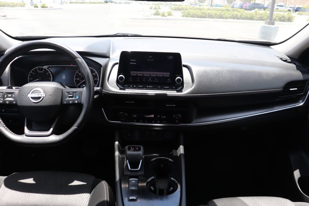 Used 2025 Nissan Rogue SV FWD image 13