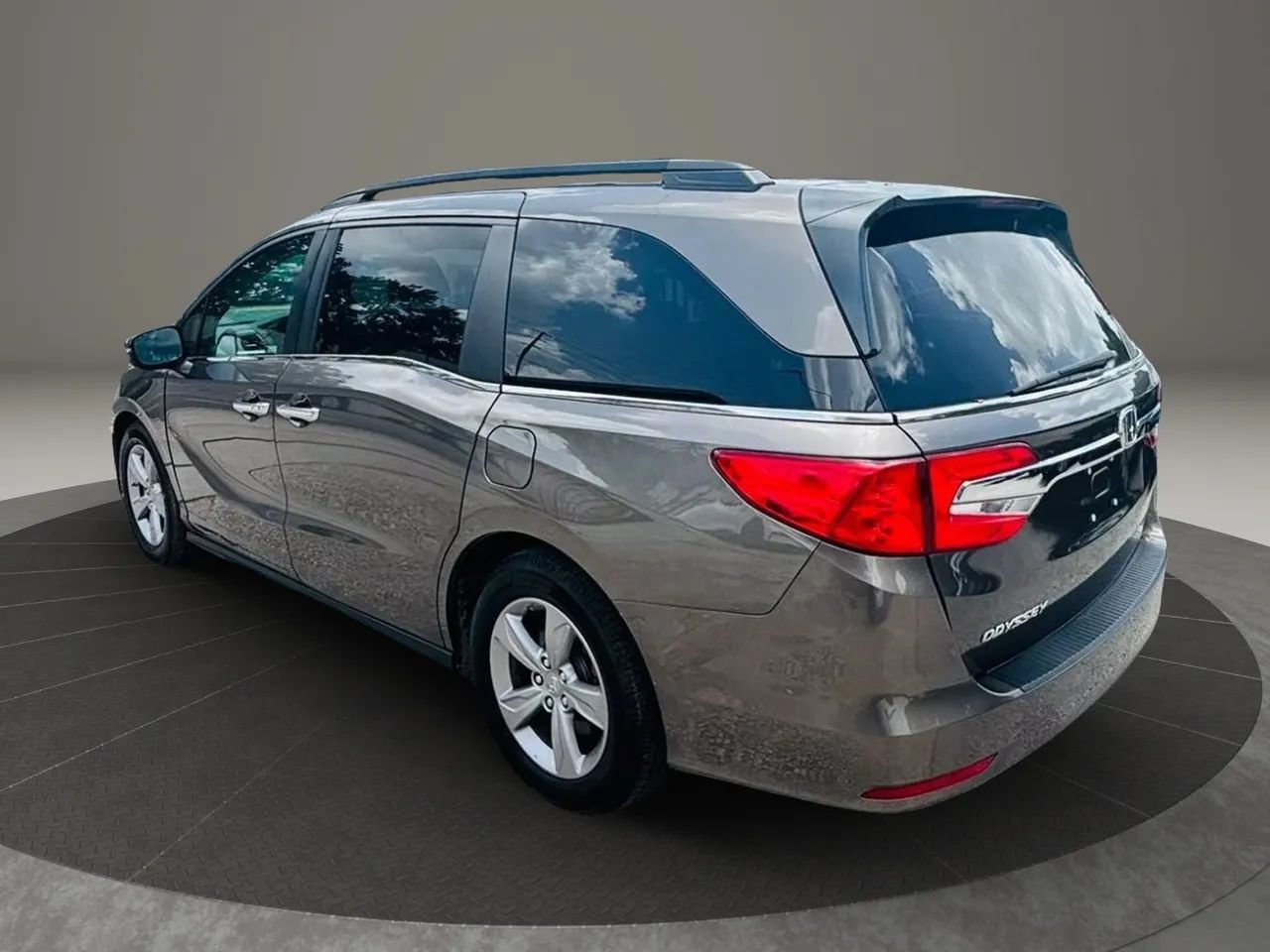 Used 2020 Honda Odyssey EX-L image 3