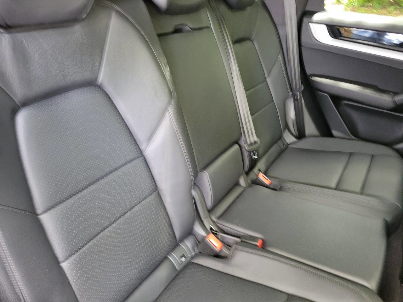 Used 2024 Porsche Cayenne image 11