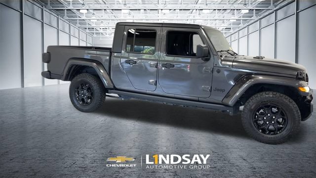Used 2023 Jeep Gladiator Sport AWD/4WD image 3