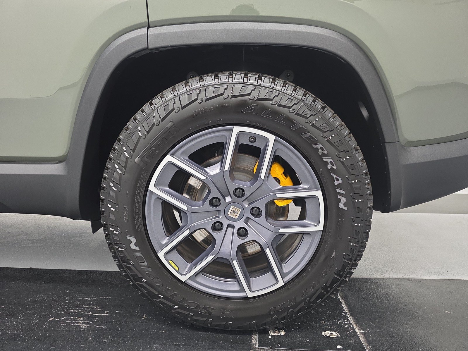 Used 2023 Rivian R1S Launch Edition AWD/4WD image 10