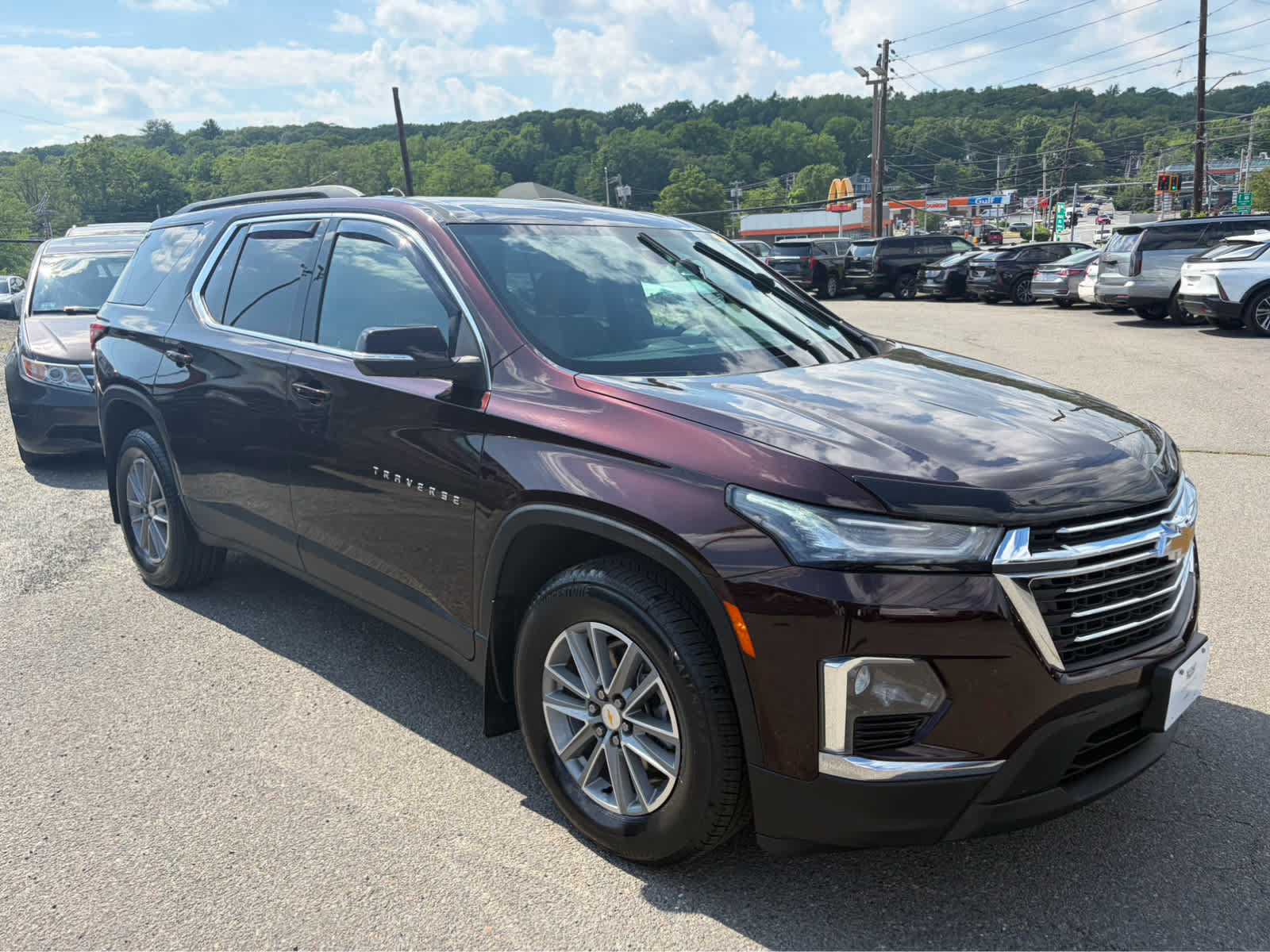 Used 2023 Chevrolet Traverse LT AWD/4WD image 3