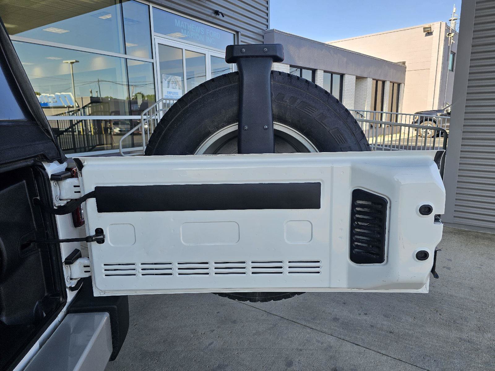 Used 2013 Jeep Wrangler Sahara w/ Connectivity Group AWD/4WD image 13