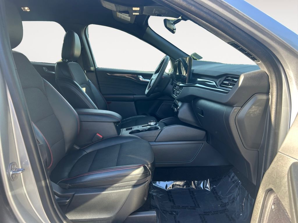 Used 2023 Ford Escape ST-Line w/ Tech Pack #1 image 11