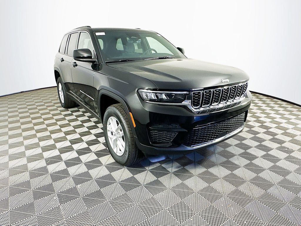 New 2026 Jeep Grand Cherokee Laredo AWD/4WD image 2