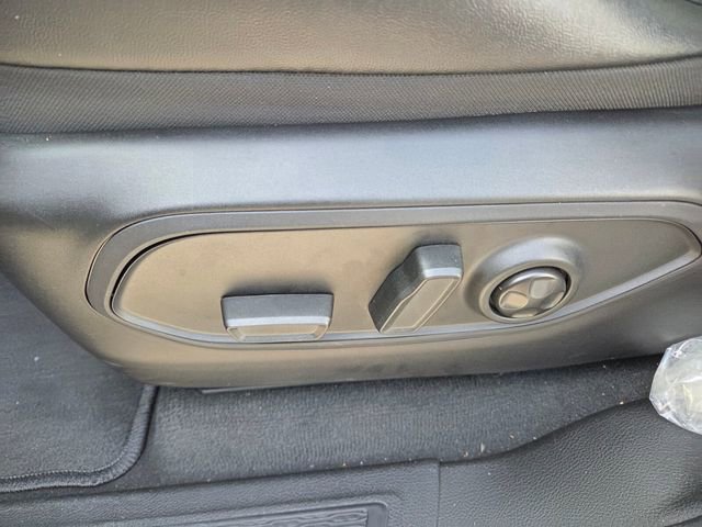 Used 2024 Jeep Grand Cherokee Limited w/ Black Appearance Package image 5