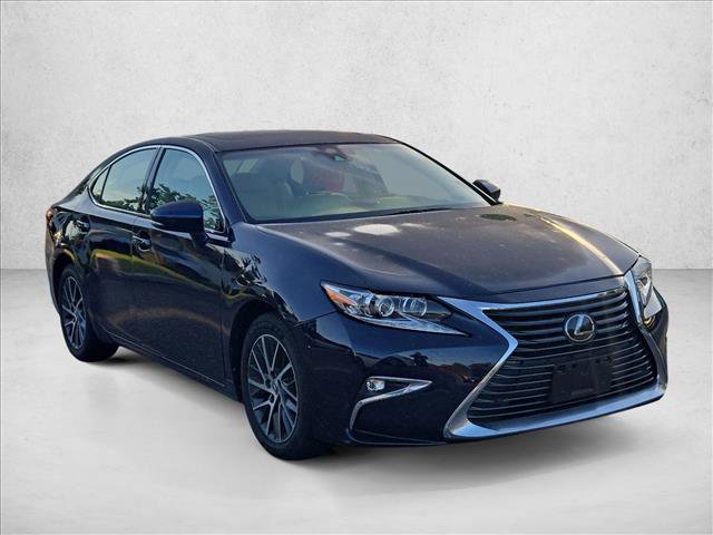 Used 2017 Lexus ES 350 w/ Luxury Package FWD image 3