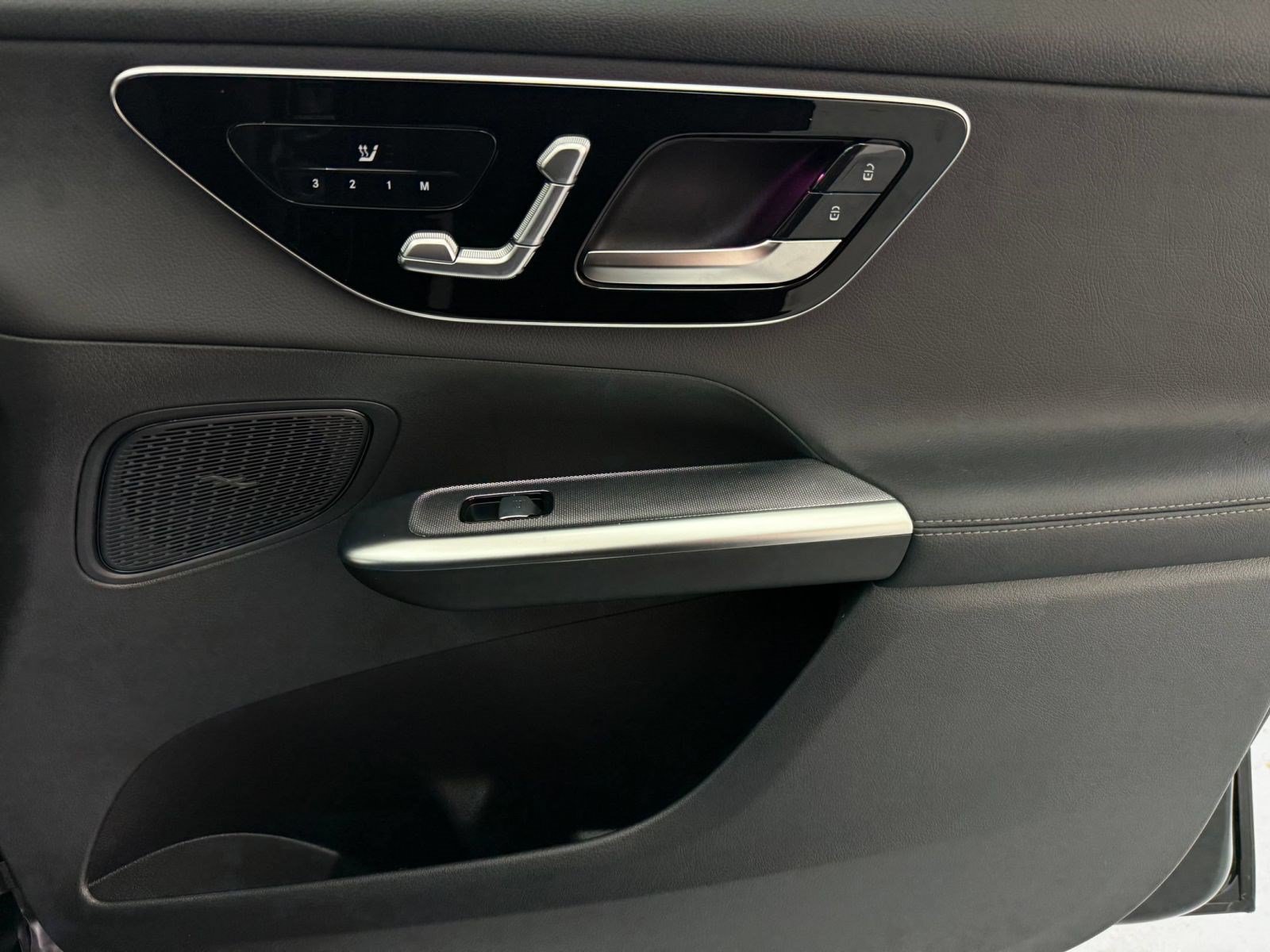 Certified 2025 Mercedes-Benz GLC 350e 4MATIC image 27