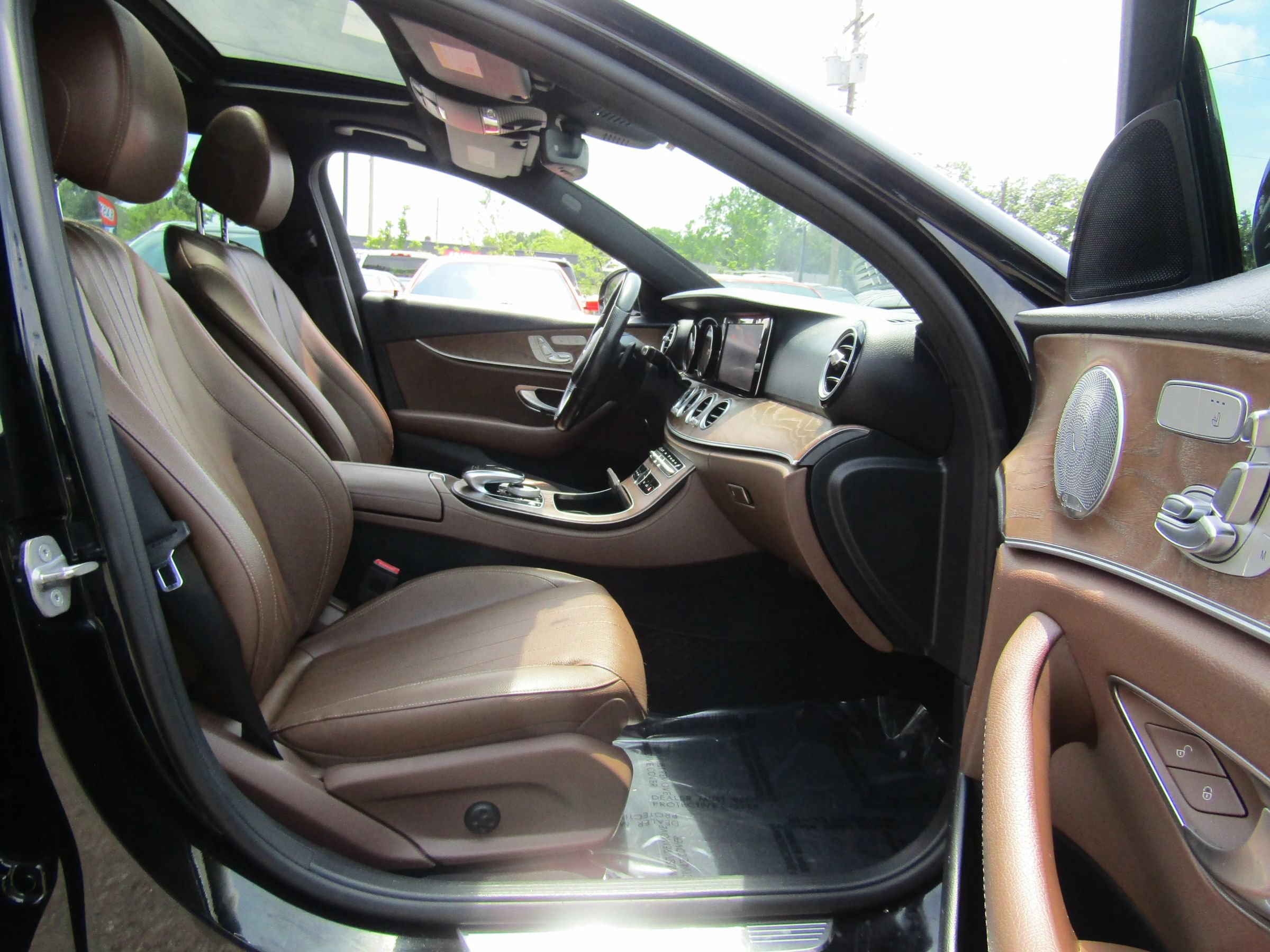 Used 2018 Mercedes-Benz E 300 4MATIC w/ Premium 1 Package image 13