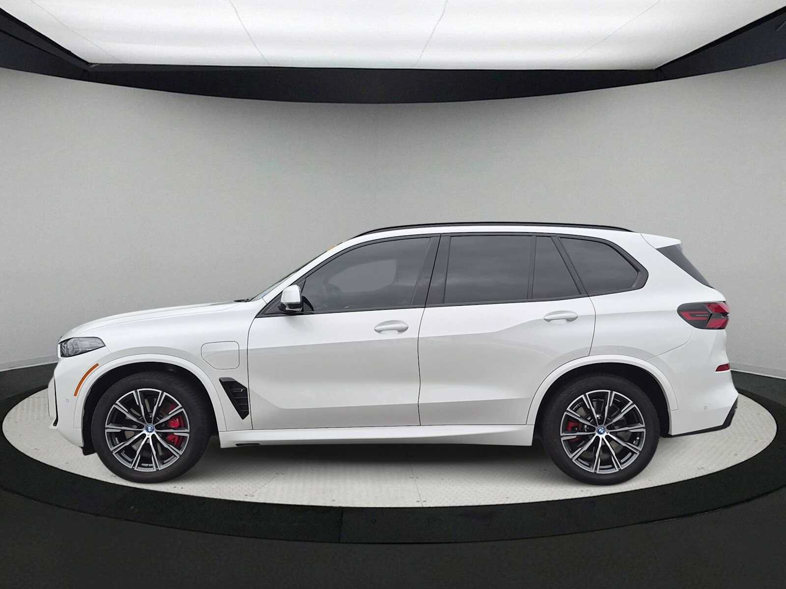 Used 2024 BMW X5 xDrive50e w/ Executive Package AWD/4WD image 5