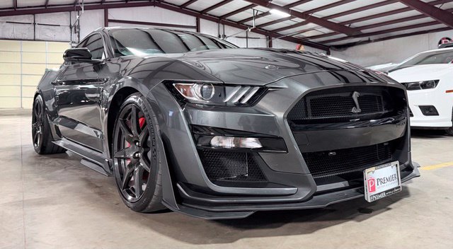 Used 2020 Ford Mustang Shelby GT500 w/ Carbon Fiber Track Pack RWD image 1