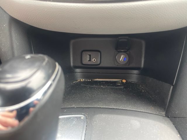 Used 2018 Chevrolet Equinox LT FWD image 24