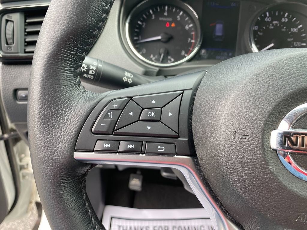 Used 2018 Nissan Rogue SV w/ Premium Package image 18