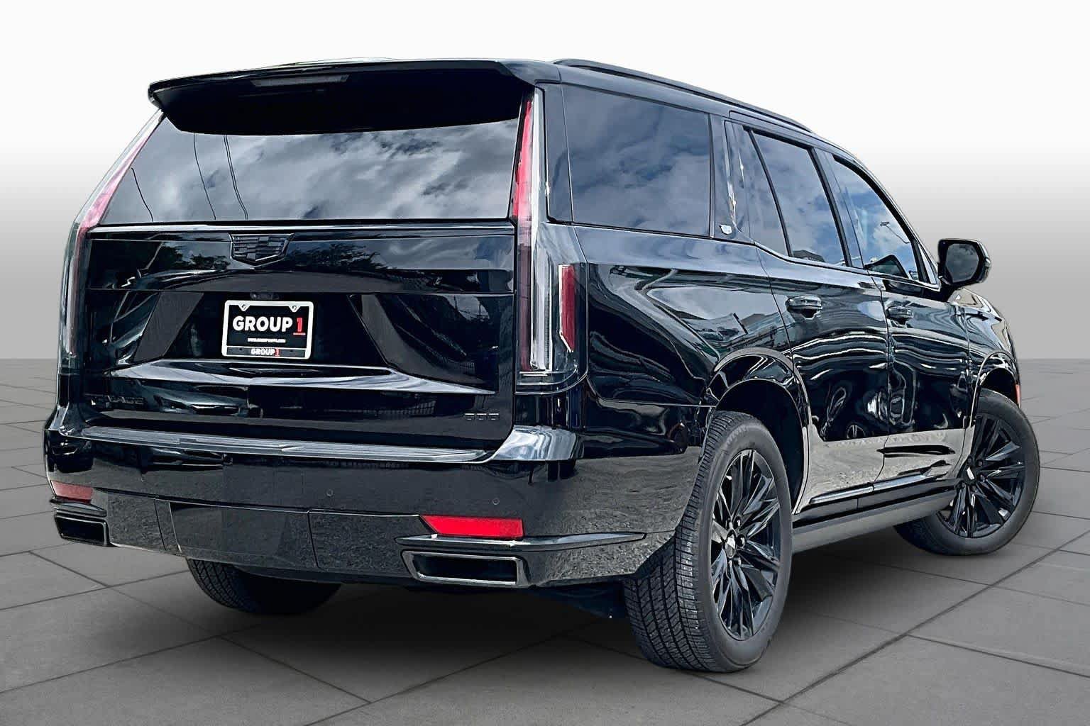 Used 2024 Cadillac Escalade Sport Platinum w/ Heavy-Duty Trailer Package AWD/4WD image 12