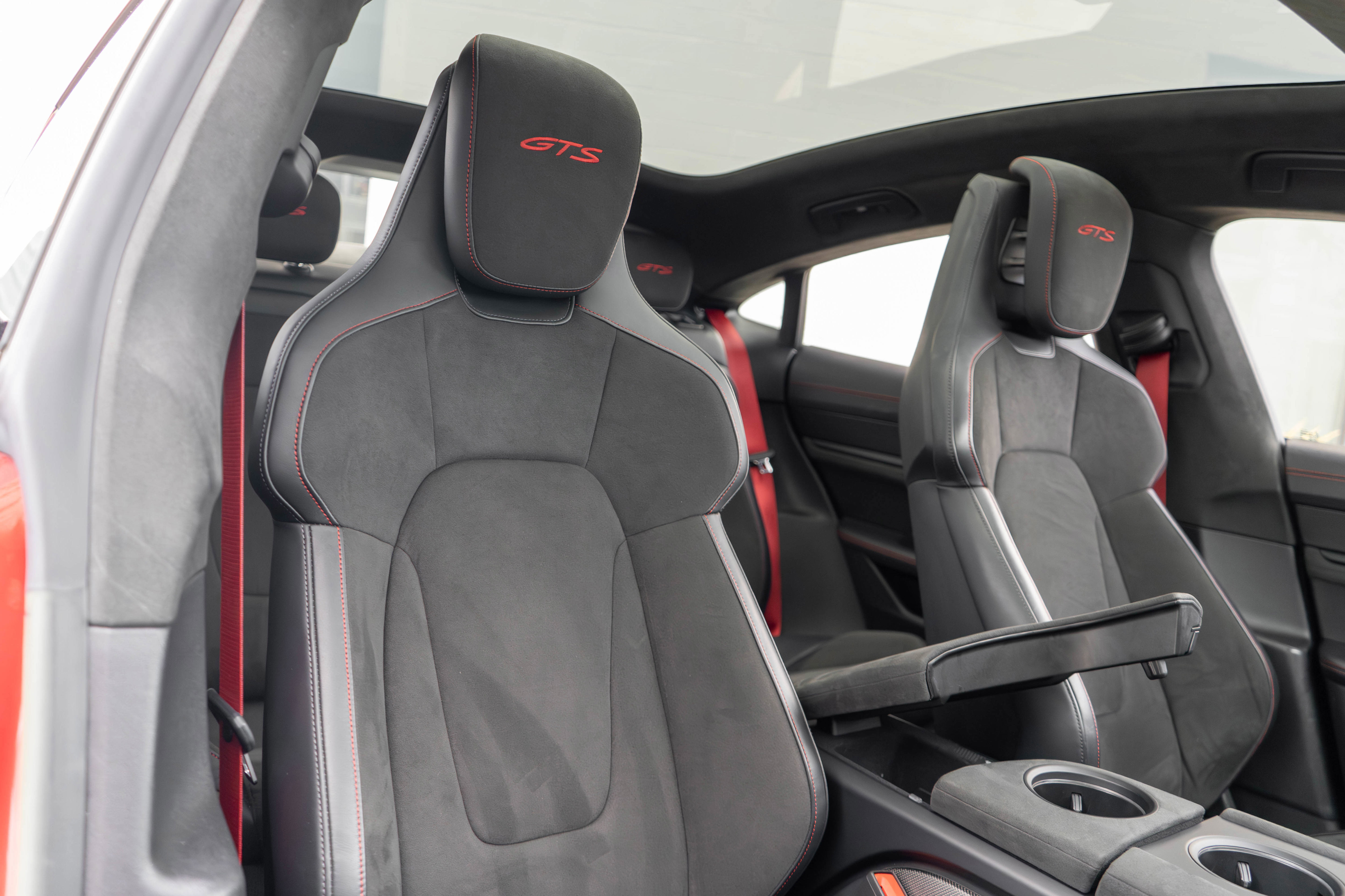 Used 2023 Porsche Taycan GTS image 35