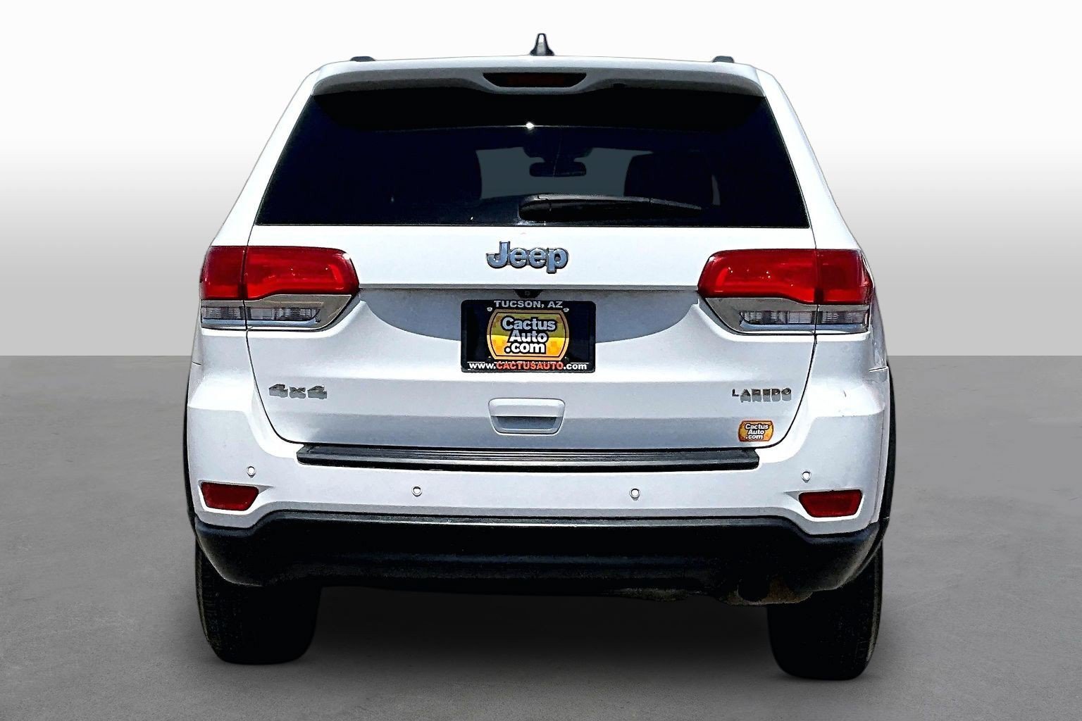 Used 2018 Jeep Grand Cherokee Laredo AWD/4WD image 4