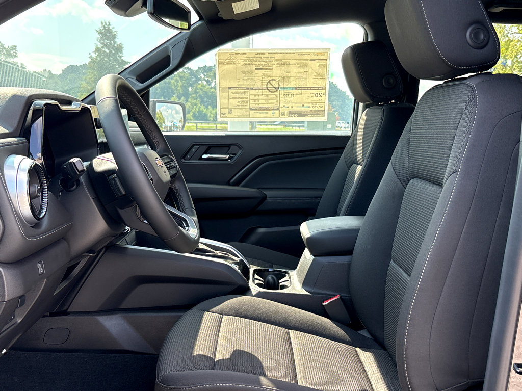 New 2024 Chevrolet Colorado LT w/ LT Convenience Package II image 16