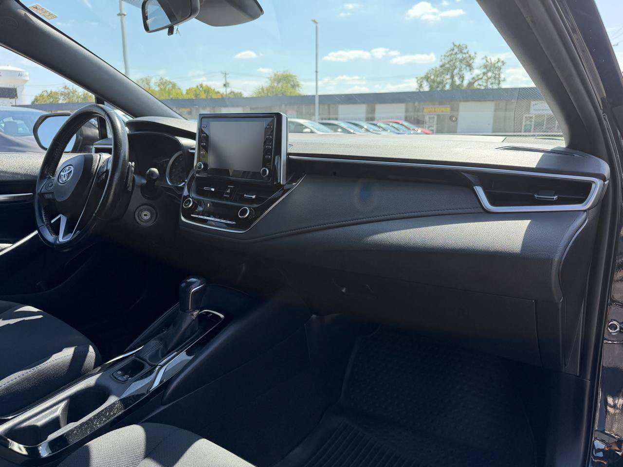 Used 2020 Toyota Corolla SE FWD image 15