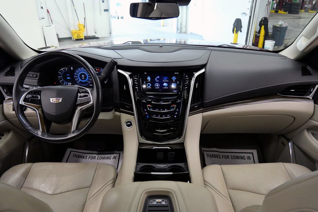 Used 2020 Cadillac Escalade Luxury AWD/4WD image 23