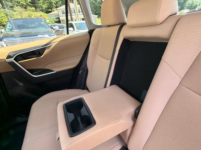Used 2019 Toyota RAV4 LE FWD image 60