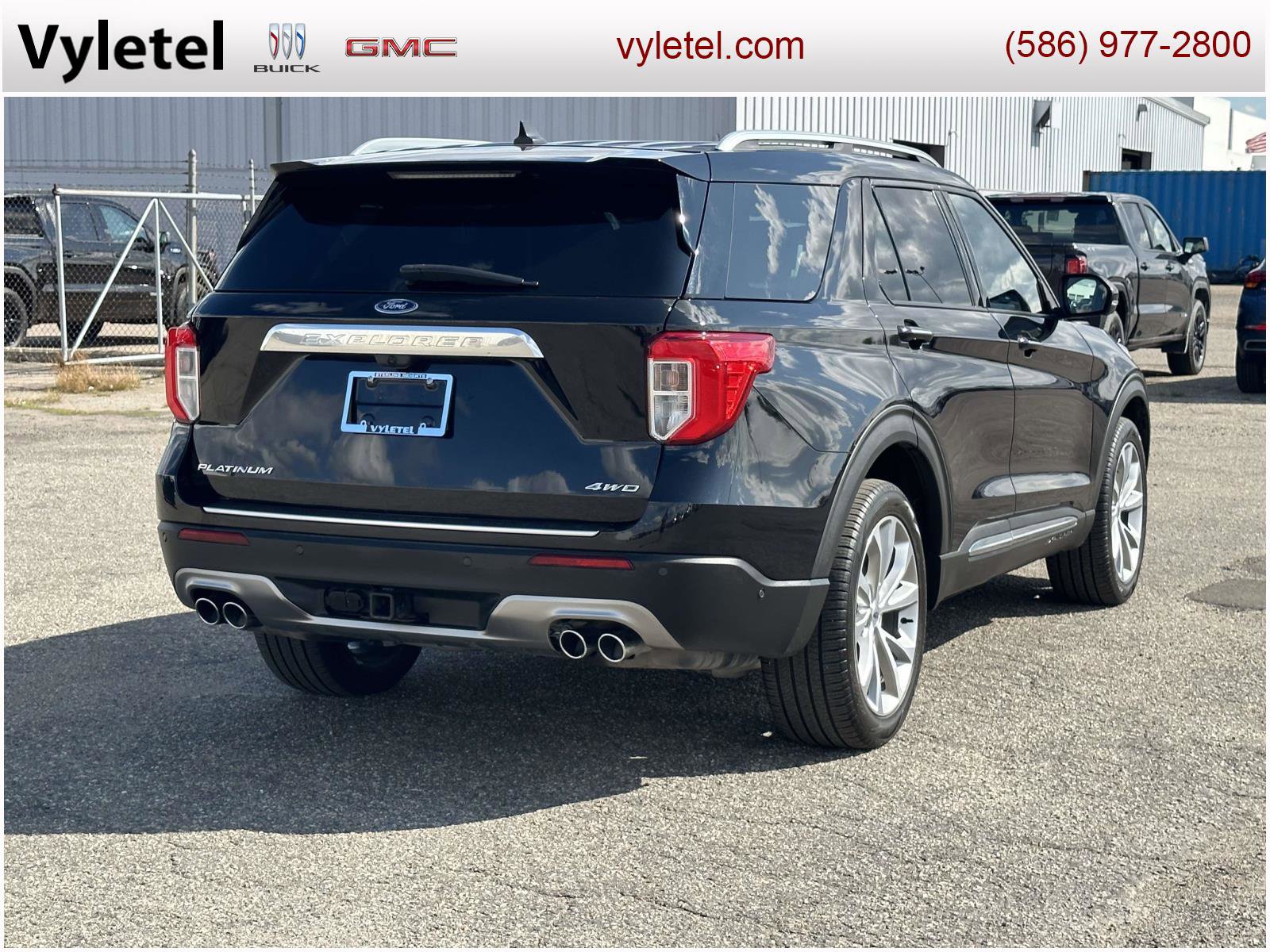Used 2021 Ford Explorer Platinum w/ Equipment Group 601A image 3