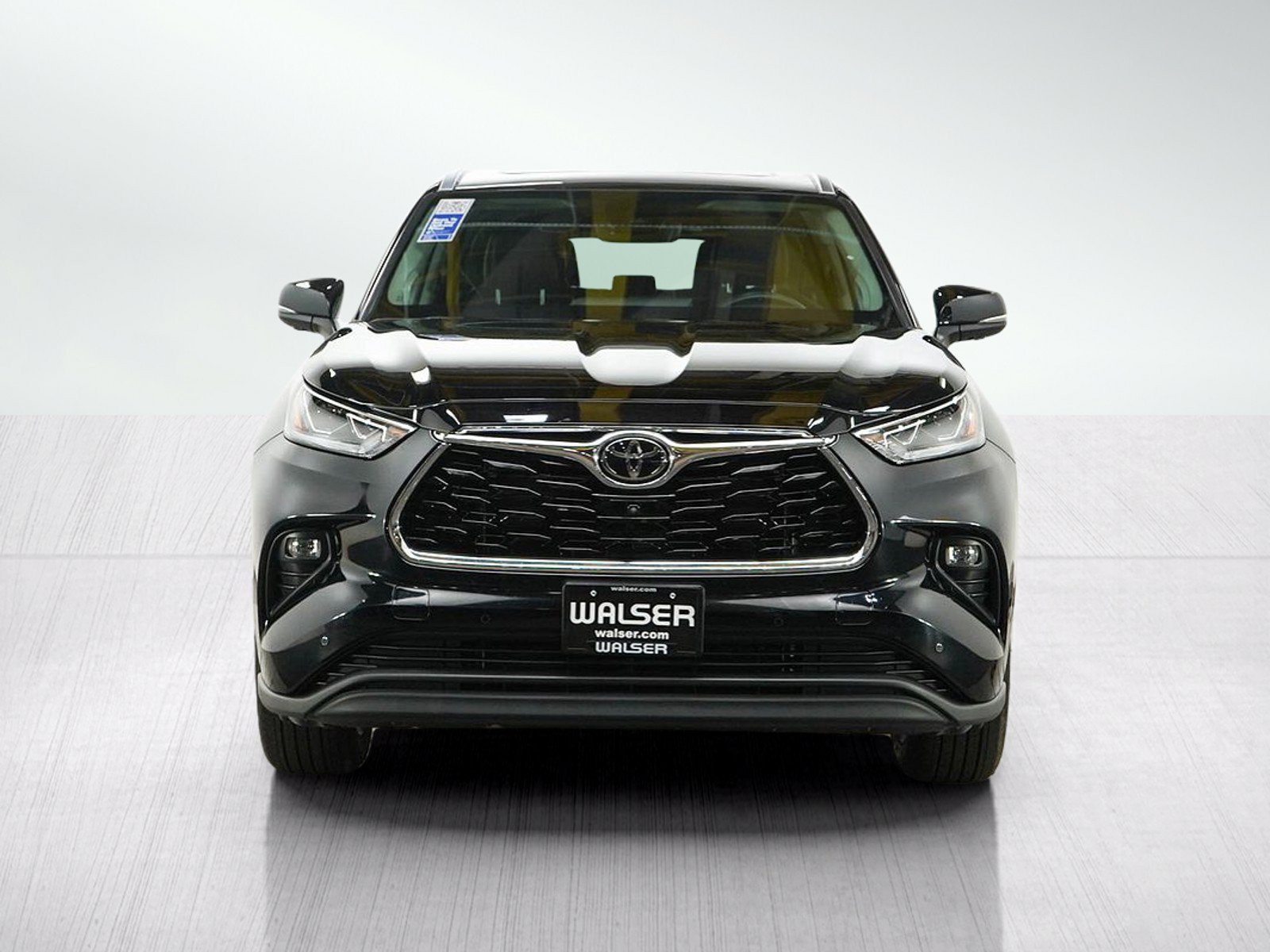 Used 2024 Toyota Highlander Limited AWD/4WD image 8