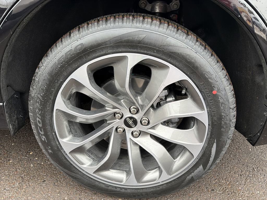 New 2026 Lincoln Aviator AWD image 13