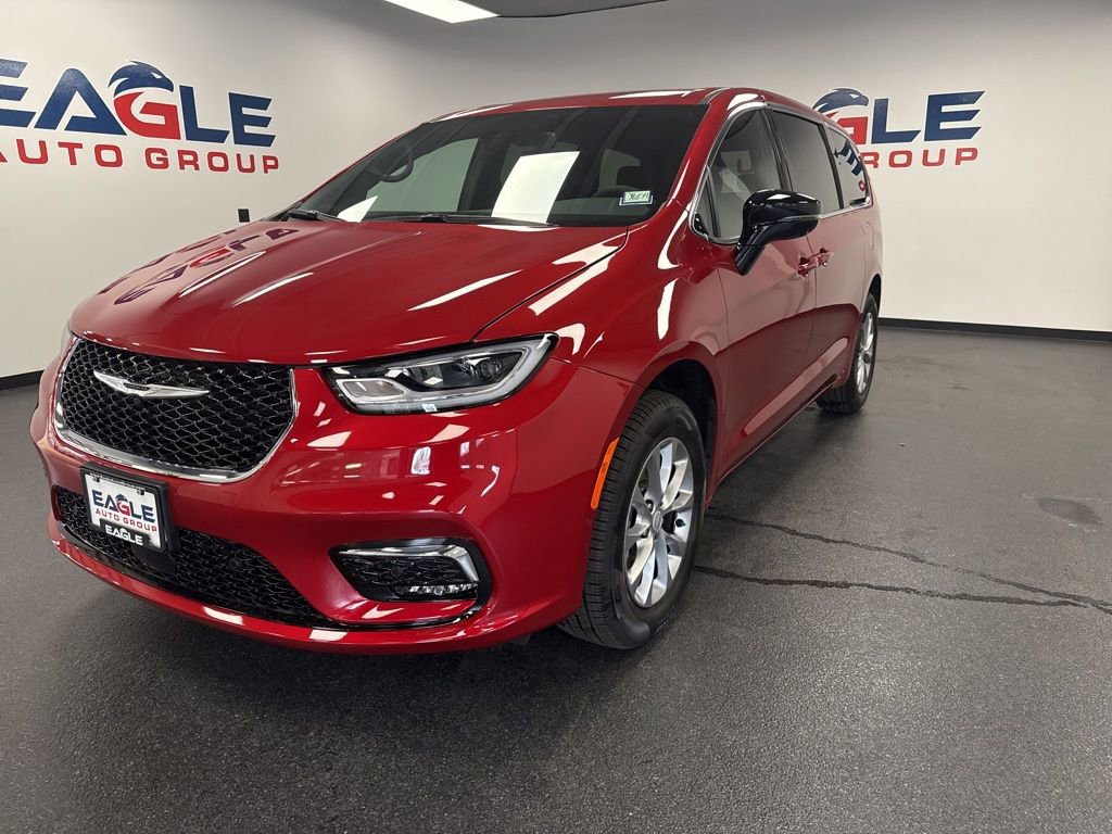 New 2026 Chrysler Pacifica Select AWD/4WD image 6