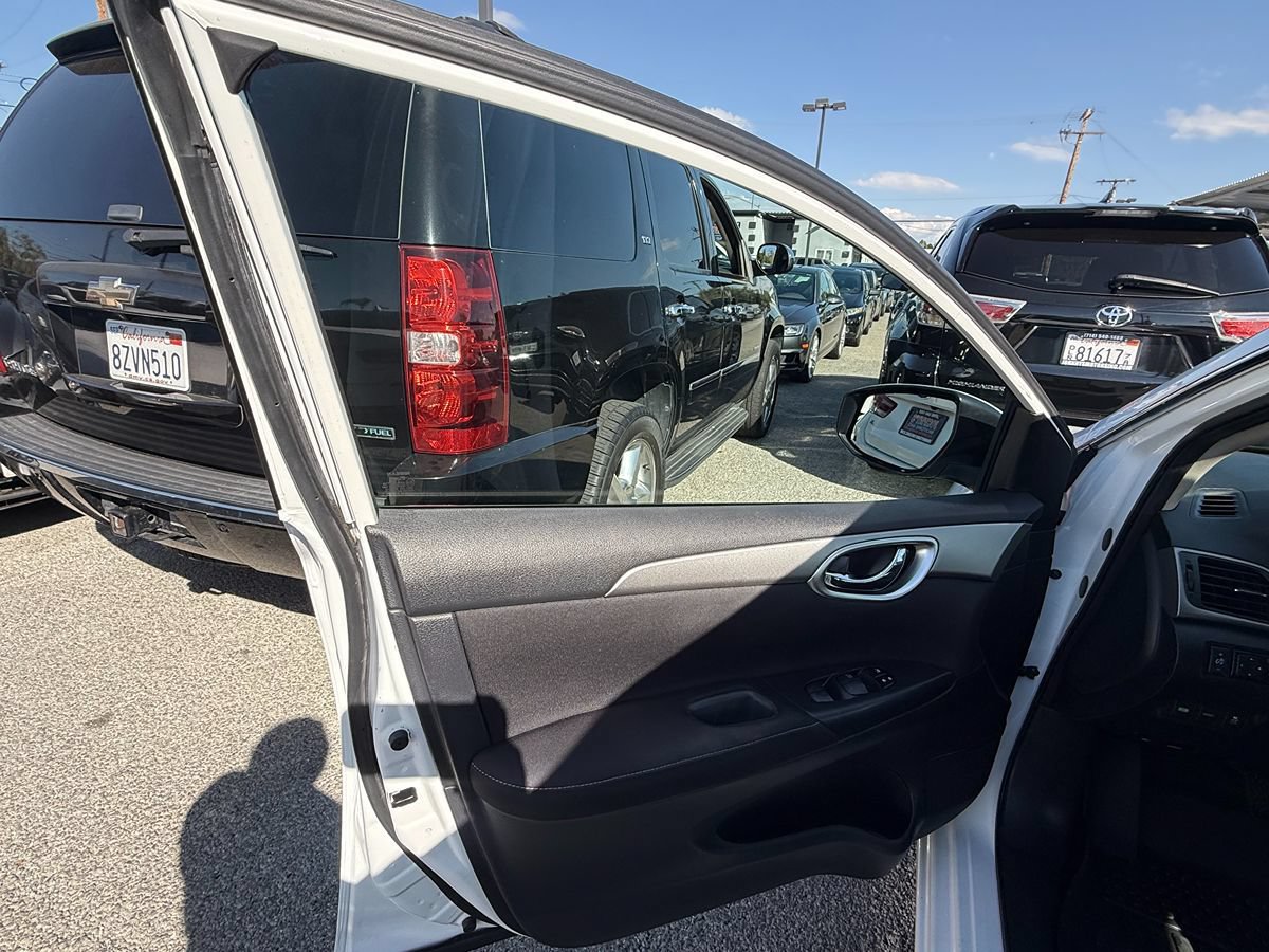 Used 2011 Nissan Sentra 2.0 SR FWD image 3