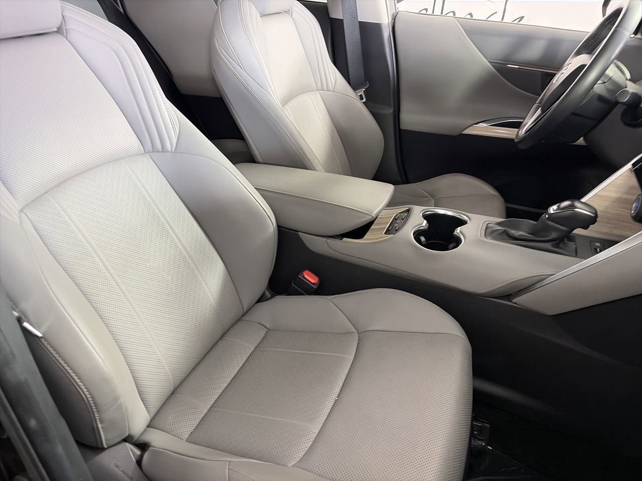 Used 2021 Toyota Venza Limited w/ Advanced Technology Package AWD/4WD image 24