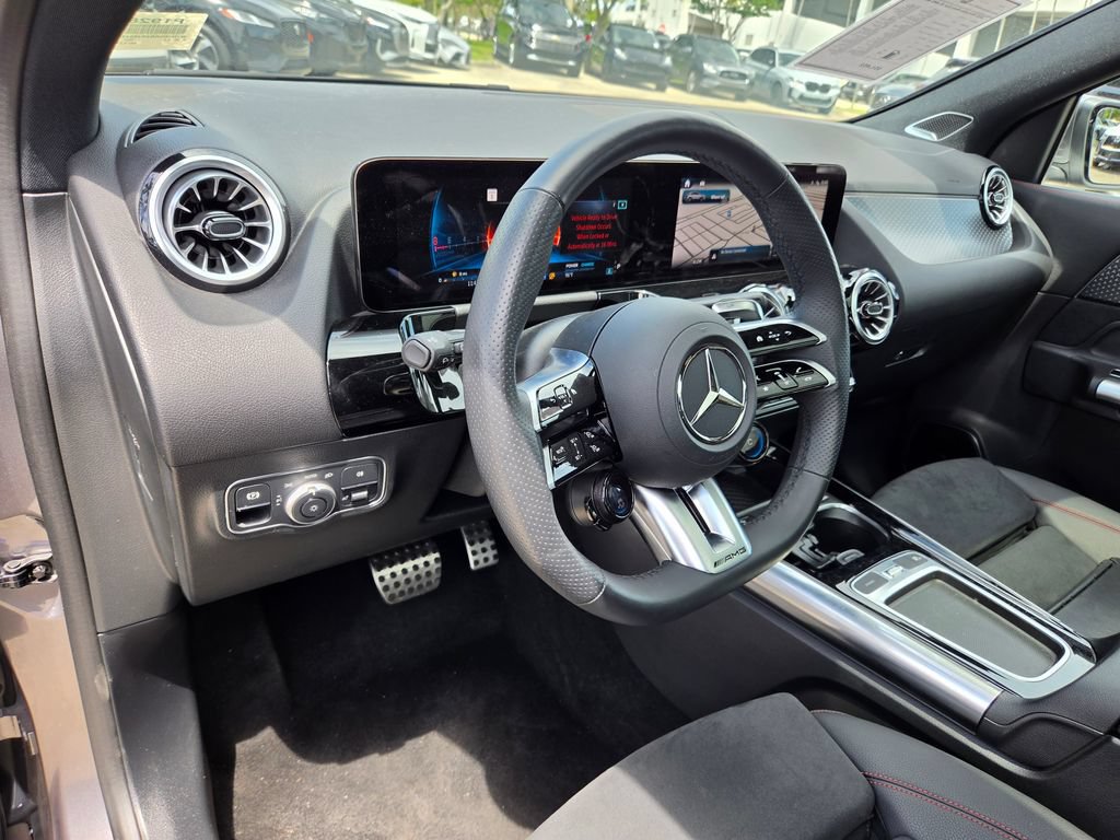 Used 2025 Mercedes-Benz GLA 35 AMG 4MATIC w/ Exclusive Trim Package image 27