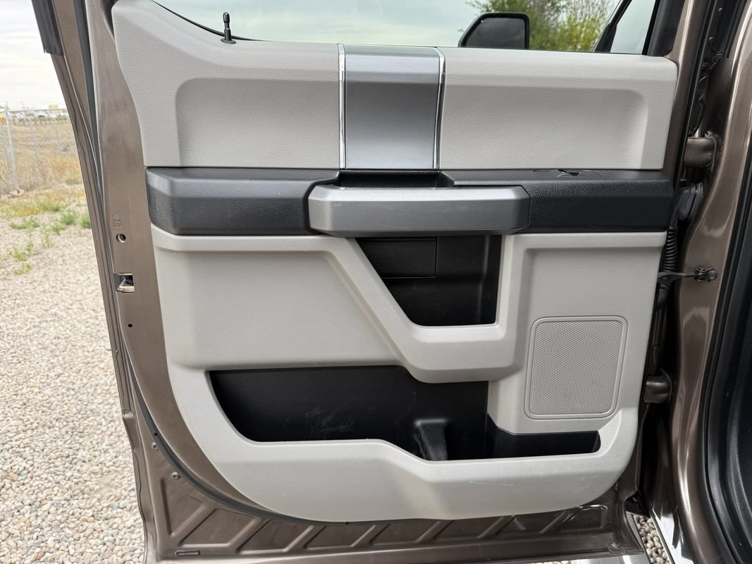 Used 2017 Ford F250 XLT w/ XLT Premium Package AWD/4WD image 24