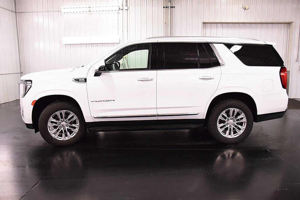 Used 2021 GMC Yukon SLT w/ SLT Premium Package image 4