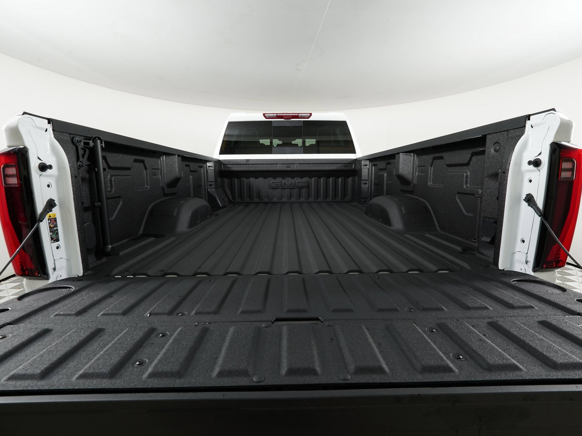 Used 2025 GMC Sierra 3500 Denali Ultimate image 8