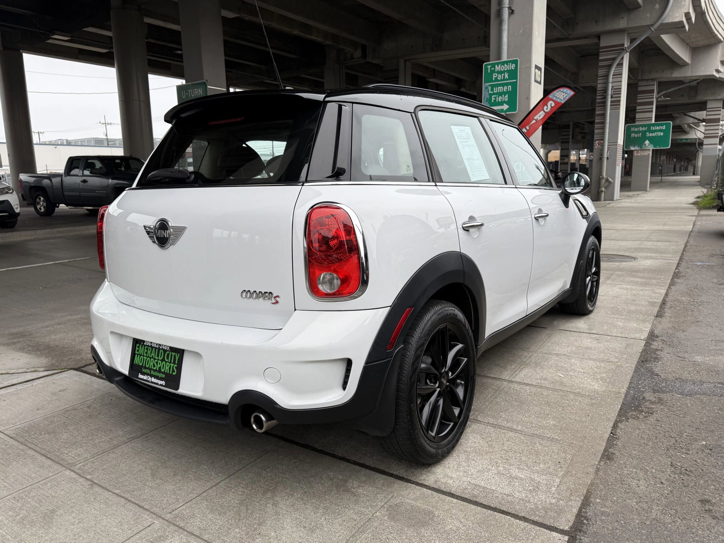 Used 2012 MINI Cooper Countryman S w/ Cold Weather Pkg image 4