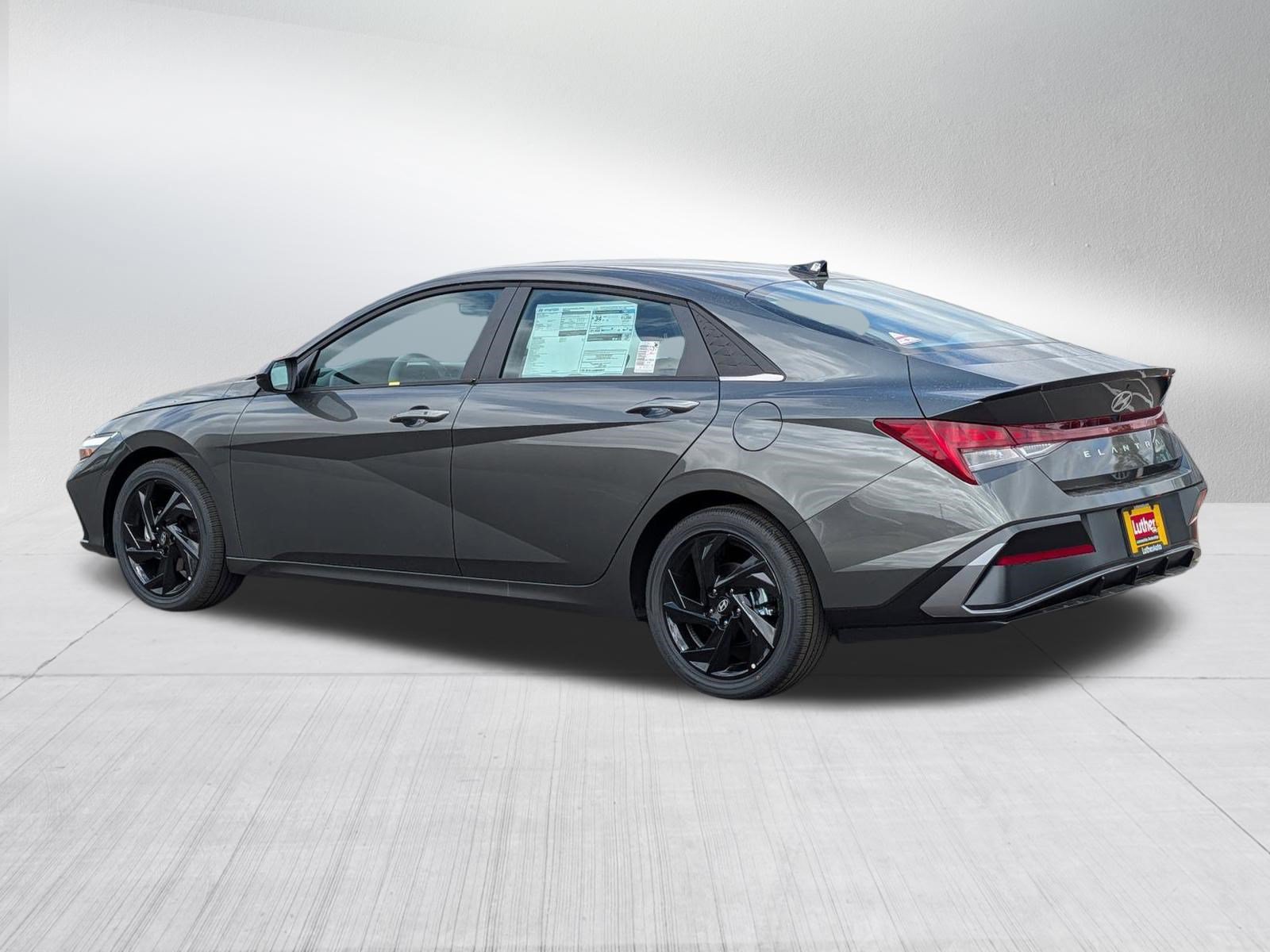 New 2026 Hyundai Elantra SEL Sport FWD image 3