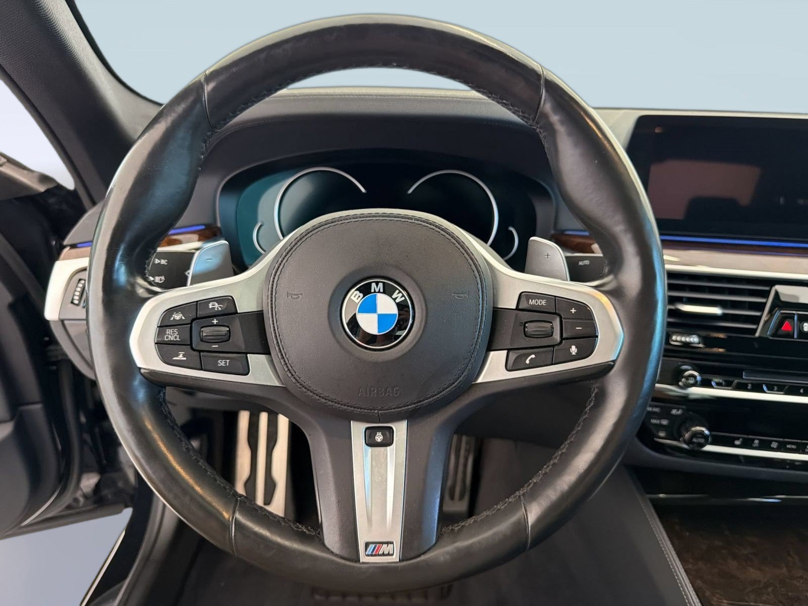 Used 2018 BMW M550i xDrive w/ Driving Assistance Package AWD/4WD image 11