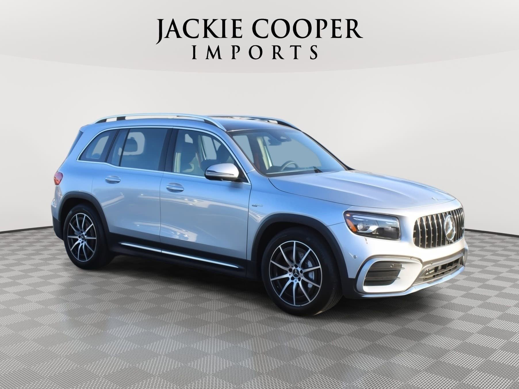 Certified 2025 Mercedes-Benz GLB 35 AMG 4MATIC image 5