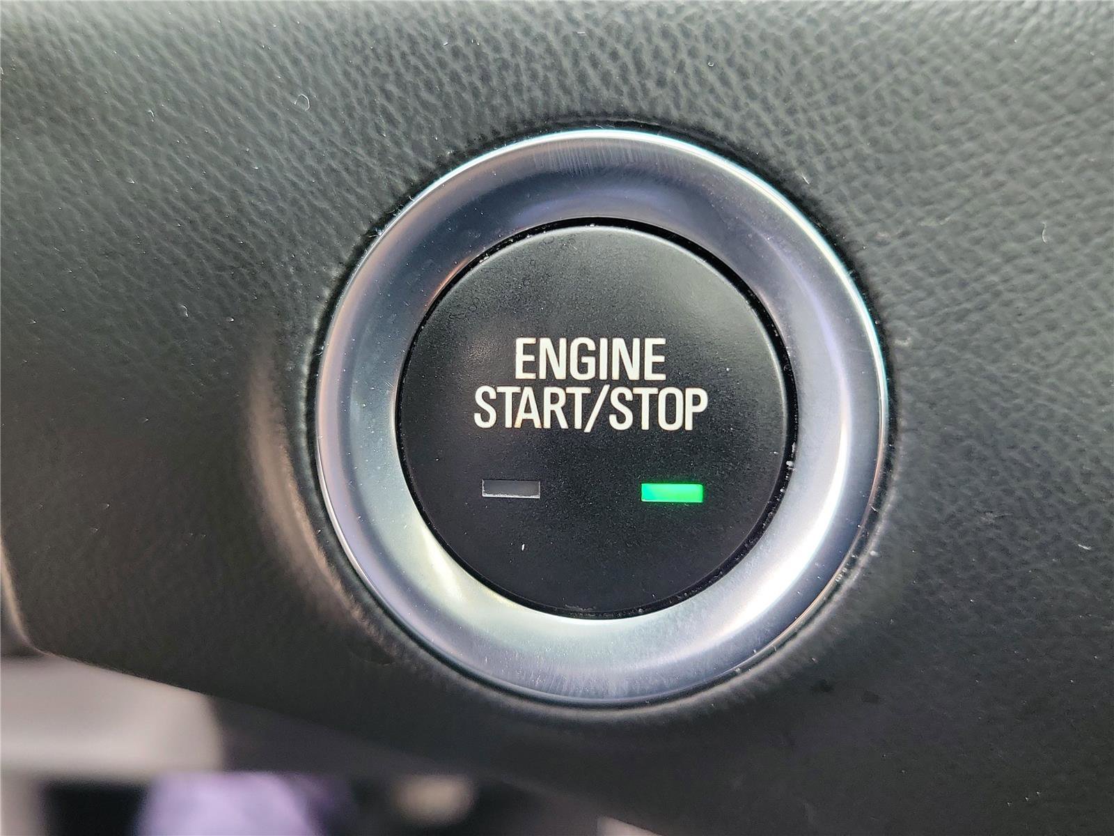 Used 2022 GMC Terrain SLT image 32