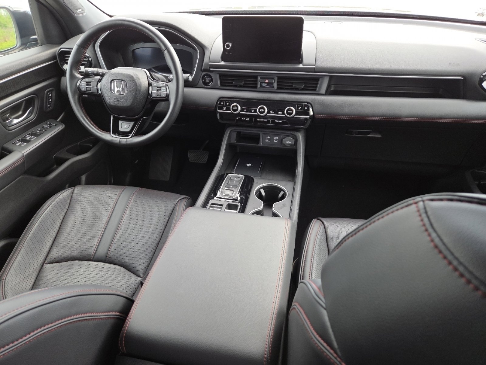 Used 2025 Honda Pilot Black Edition image 24