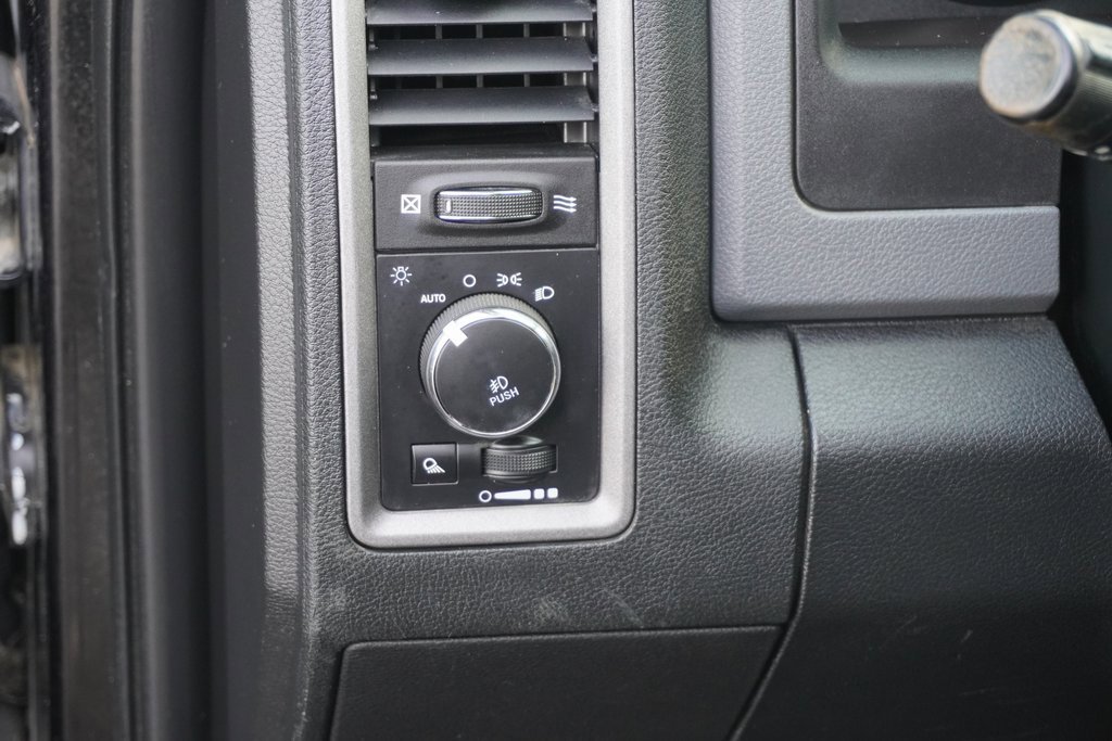 Used 2018 RAM 1500 Express w/ Black Ram 1500 Express Group image 11