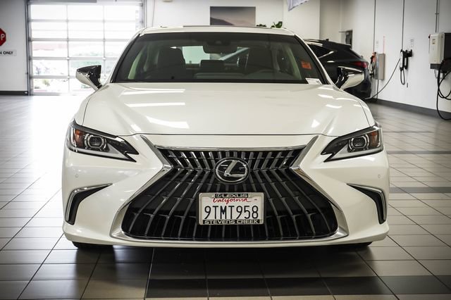 Certified 2025 Lexus ES 300h w/ Premium Package image 3