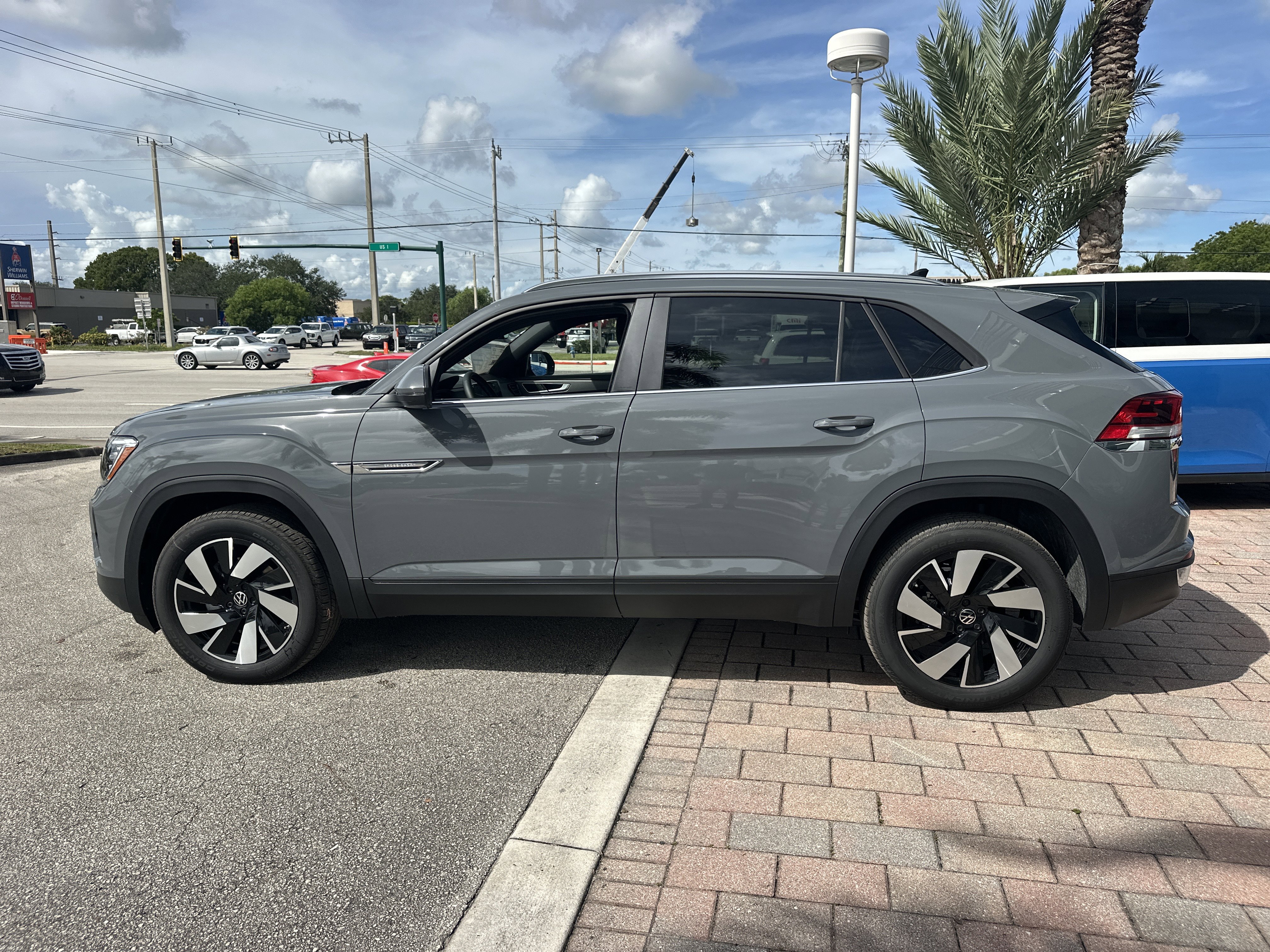 New 2026 Volkswagen Atlas Cross Sport SE image 9