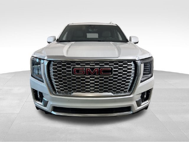 Used 2021 GMC Yukon Denali w/ Denali Premium Package AWD/4WD image 8