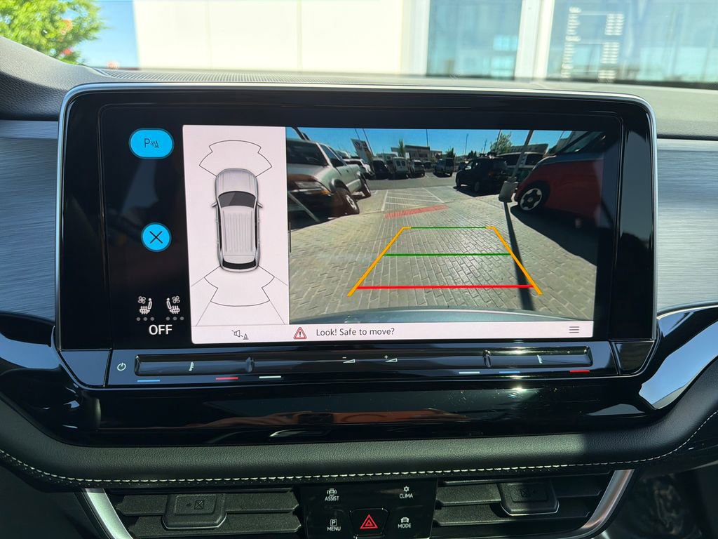 Certified 2024 Volkswagen Atlas Cross Sport SE w/ Panoramic Sunroof Package AWD/4WD image 22