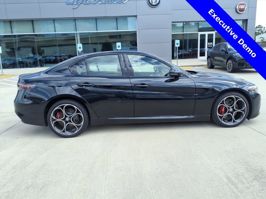 New 2025 Alfa Romeo Giulia w/ Veloce Package Rwd image 5