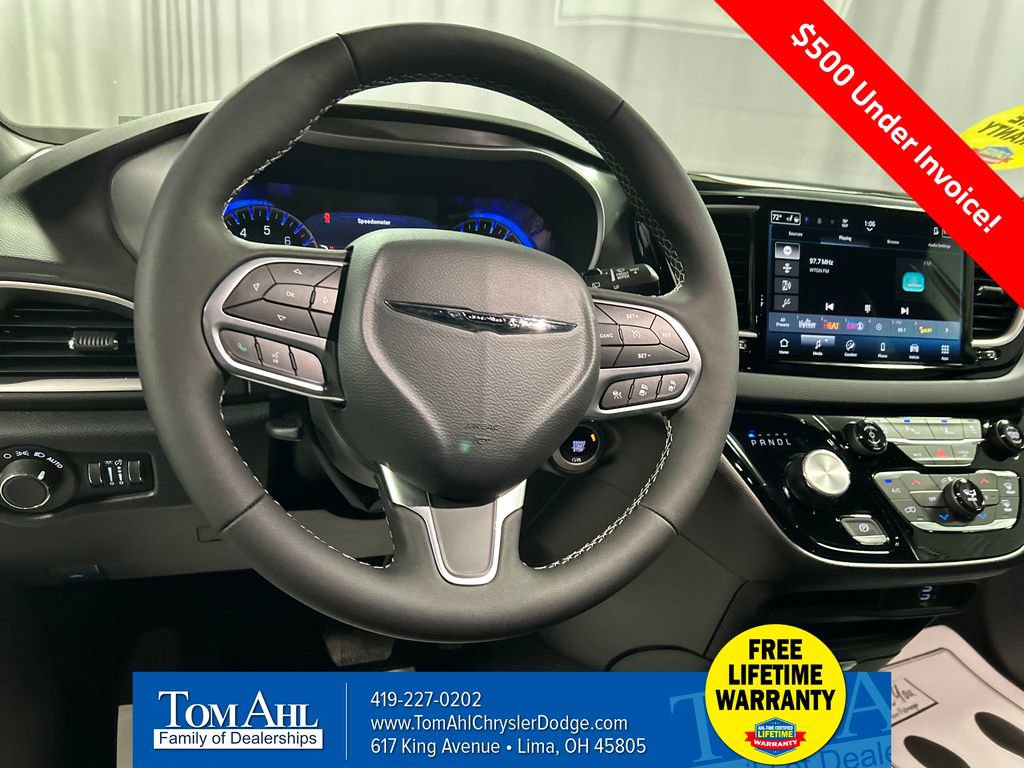 New 2026 Chrysler Voyager LX image 13