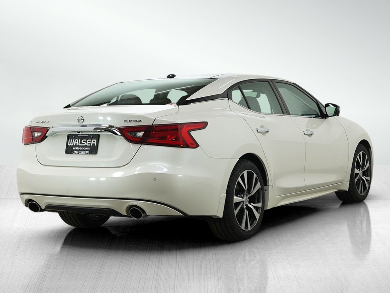 Used 2017 Nissan Maxima Platinum FWD image 5