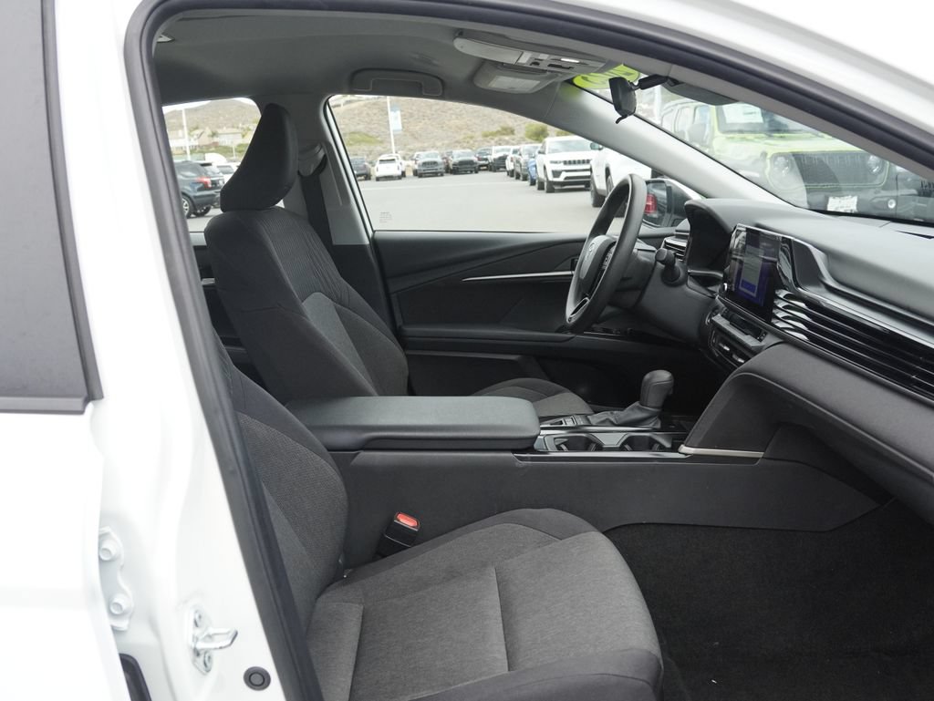 Used 2025 Toyota Camry LE FWD image 27